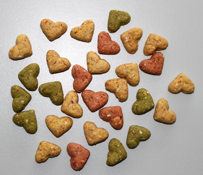 HEART MIX - směs barevných srdíček pro hlodavce 1 kg