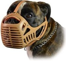 Náhubek UH č.  4 hnědý  boxer Henry Schein