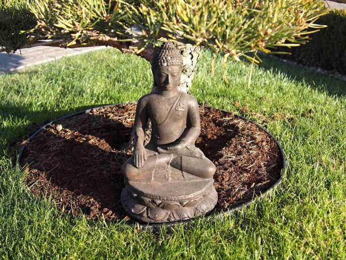 Buddha 30 cm na lotosu - odlitek