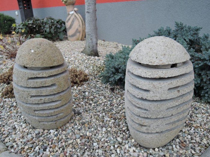 Kamenná lampa s výřezy 30 cm