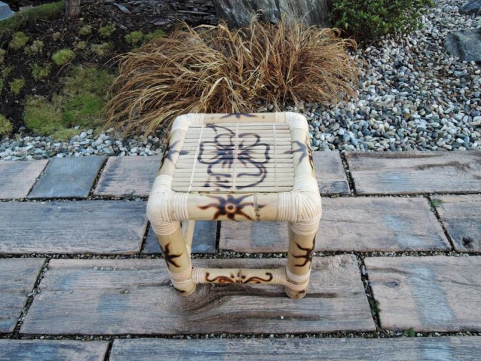 Bambusová stolička pálená