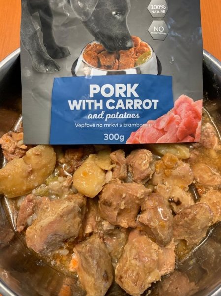 GRAND kaps. deluxe pes Restaur. 100% vepřov, mrkv 300g