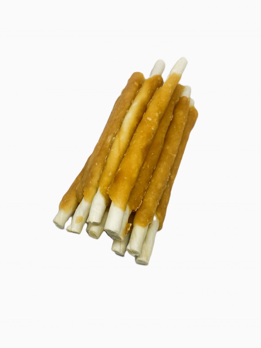 Tyčinka z buvolí kůže obalená kuřecím masem 1kg - TMAVÁ