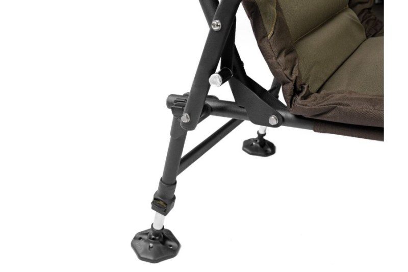 Kreslo Enforcer Pro XL je dodáván s přenosným pouzdrem