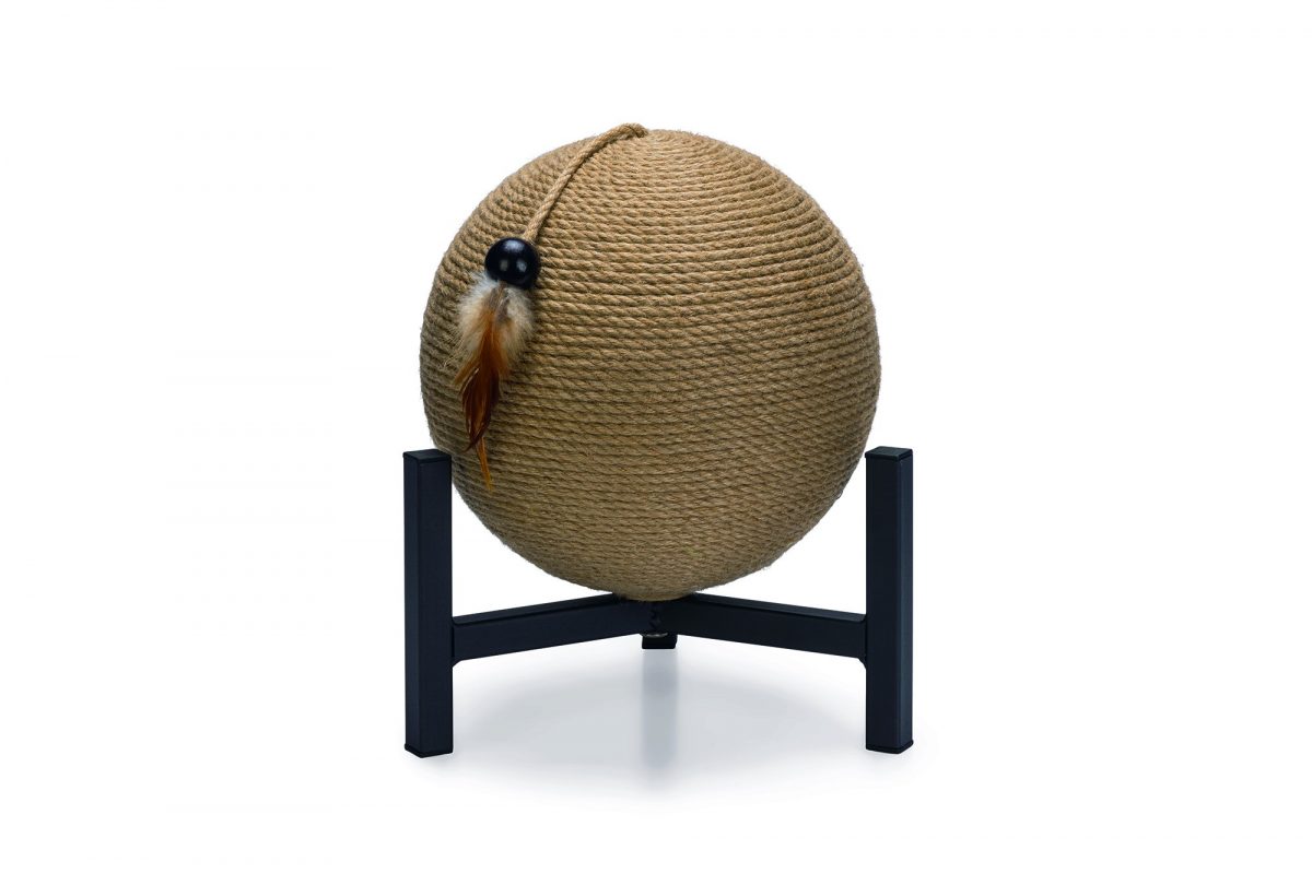 Designed by Lotte Škrabadlo Tyra 27x33x27cm