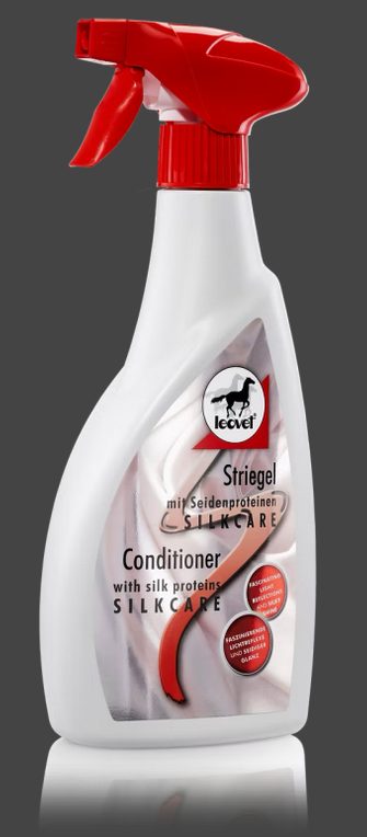 Jemný lesk s hedvábným efektem pro srst, hřívu a ocas Silkcare Striegel, Láhev 550 ml