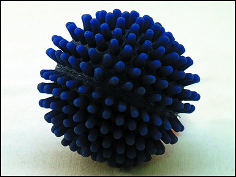 Hračka míč vinylový s bodlinami